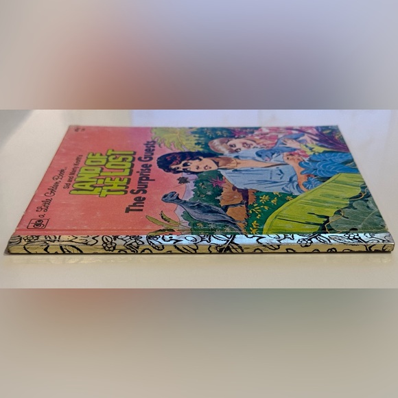 Vintage 1975 Little Golden Book Krofft’s Land of the Lost: The Surprise Guests - Picture 2 of 16